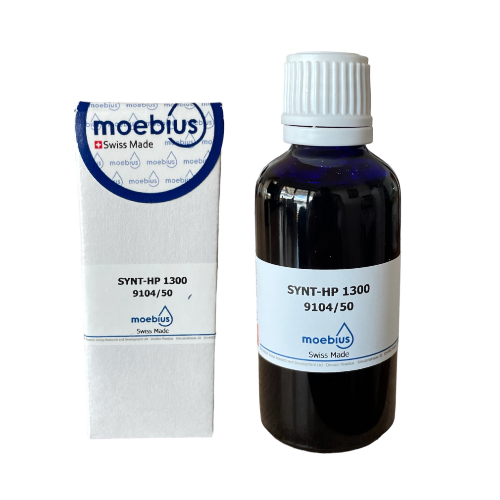 Масло Moebius 9104 1300 за механични часовници 50 мл червено