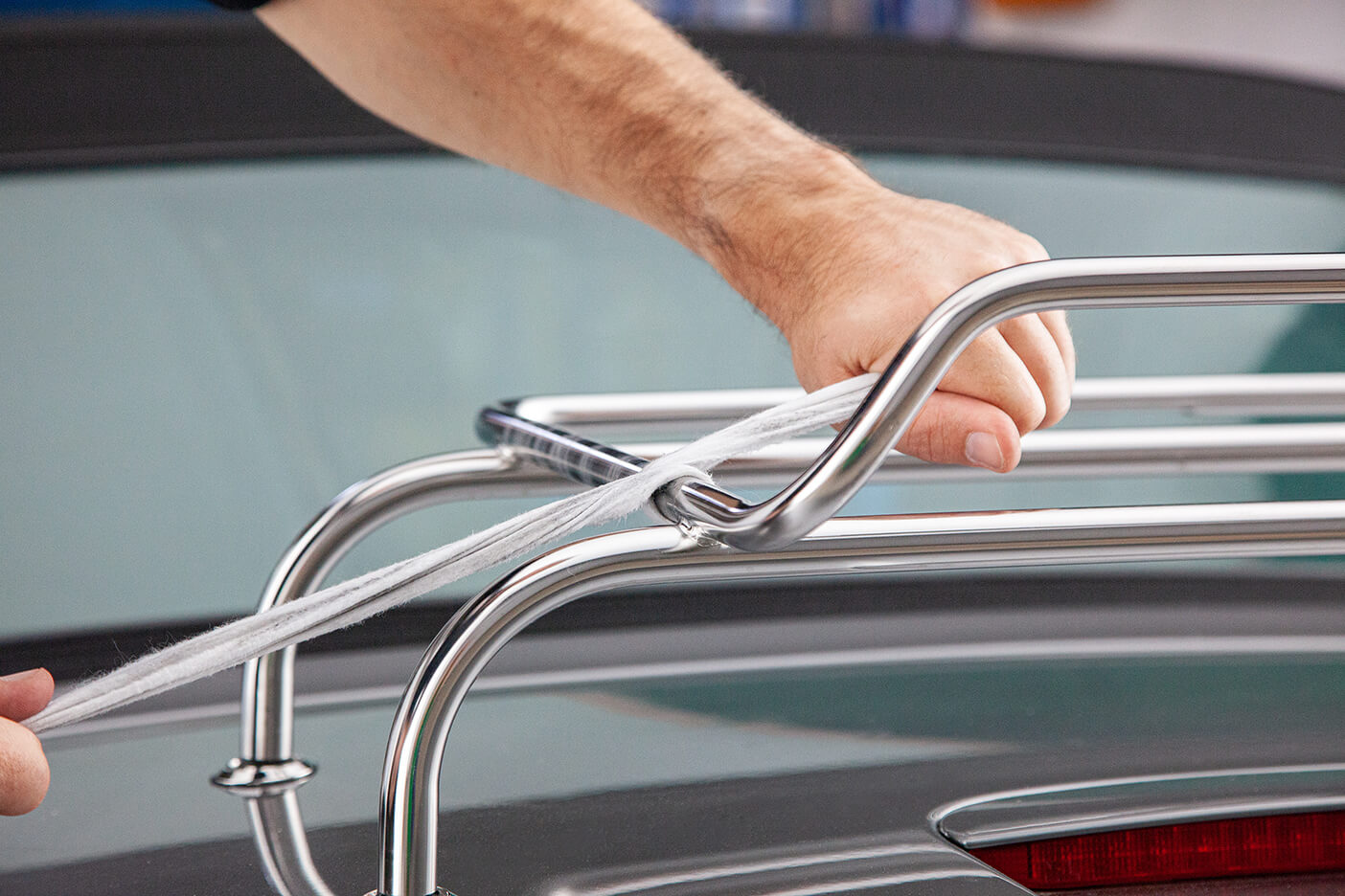 QUIXX Комплект за ремонт на джанти ЧЕРЕН Течен пълнител за алуминий + шкурка за боя, Комплект за възстановяване на метал, ref. 10287 (BLACK) - Image 6