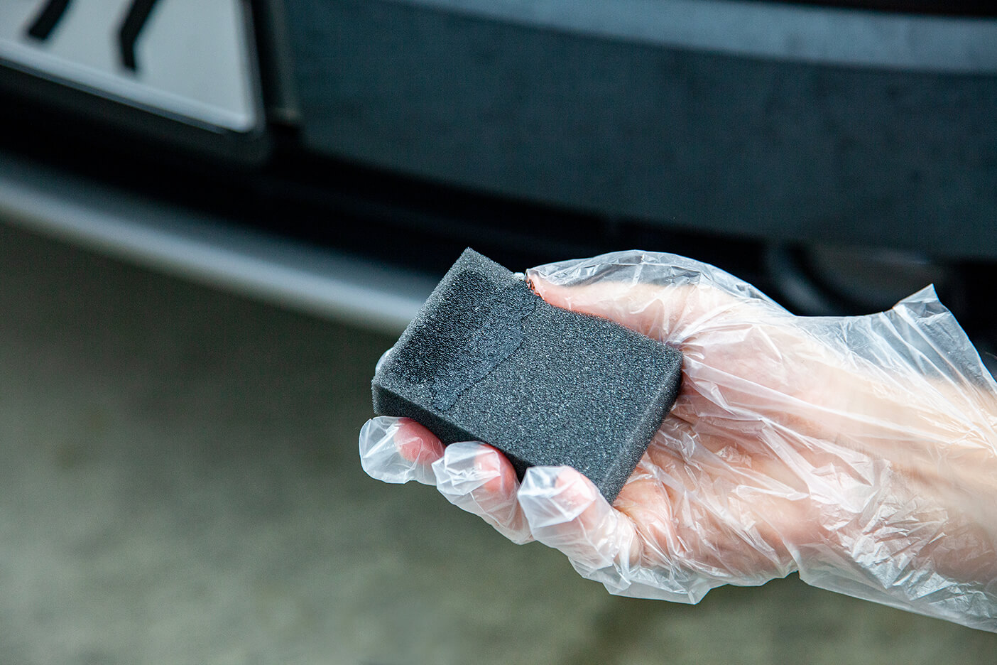 QUIXX Препарат за възстановяване на черна пластмаса, небоядисана пластмаса, брони, лайсни, странични прагове, корпуси на огледала, Ref. 10188 - Image 5